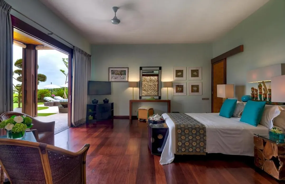 Villa Ambra Beachfront Paradise-1